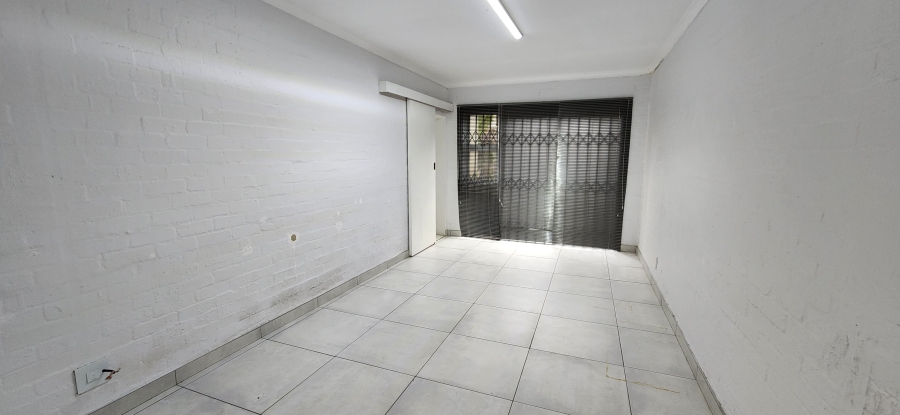 To Let 4 Bedroom Property for Rent in Bloubergrant Western Cape